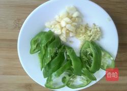 酸菜炒猪大肠的做法图解3