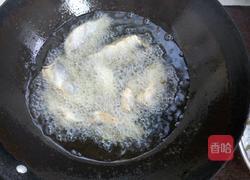 炸小鲫鱼的做法图解6