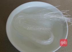 番茄牛肉粉丝汤的做法图解1