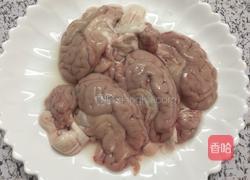 天麻蒸猪脑的做法图解2