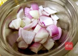 洋葱木耳凉拌的做法图解1