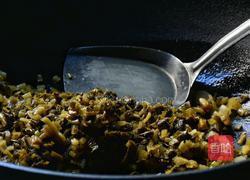 雪菜黄颡鱼的做法图解4