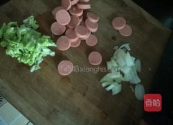火腿肠炒冷面的做法图解3