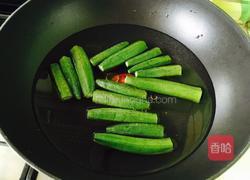 鸡蛋卷秋葵的做法图解2
