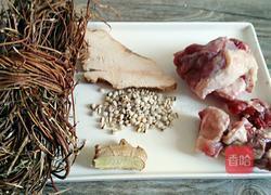 薏米鸡骨草茯苓煲老鸭的做法图解1