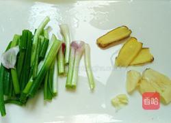 酱烧黄颡鱼的做法图解2