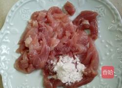 青菜榨菜肉丝汤的做法图解2