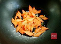 胡萝卜炒洋葱的做法图解5