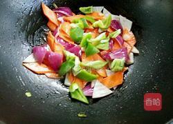 胡萝卜炒洋葱的做法图解7