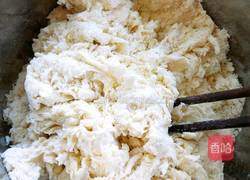 鸡蛋茴香苗包子的做法图解3