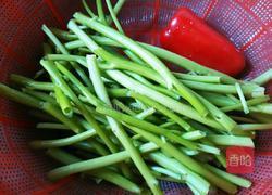 炒空心菜梗的做法图解1
