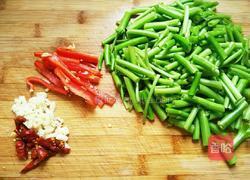 炒空心菜梗的做法图解2