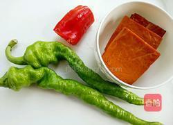 尖椒炒豆干的做法图解1