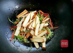 尖椒炒豆干的做法图解5