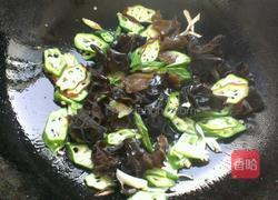 黑木耳秋葵炒鸡蛋的做法图解4