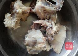 炖鸡骨架的做法图解3
