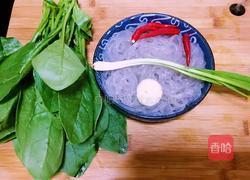 菠菜拌粉条的做法图解1