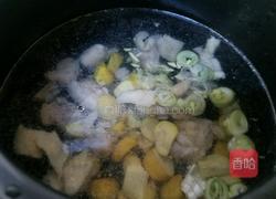 板栗炖鸡汤的做法图解5