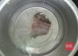 红烧鸦片鱼的做法图解1