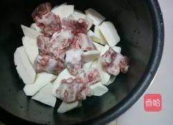 山药枸杞排骨汤的做法图解4