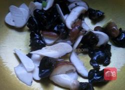 菌菇豆腐煲的做法图解4