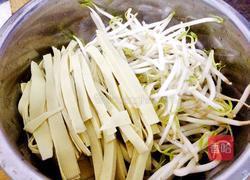 干豆腐炒豆芽的做法图解2
