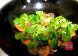豆腐干炒青椒的做法图解5