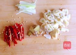 干烧小河鱼的做法图解2