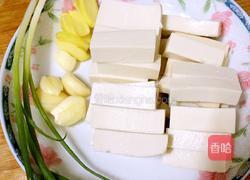 鲮鱼豆腐汤的做法图解2