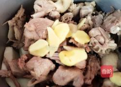 鲜美竹笋鸭肉煲的做法图解8