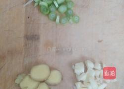 油豆角炖排骨的做法图解2