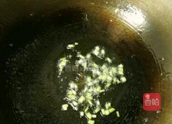 玉米肉丁炒红萝卜的做法图解4