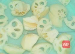 花生凤爪汤的做法图解2