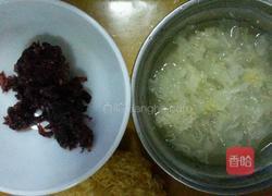 银耳玫瑰羹的做法图解2