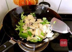 青椒肉炒土豆片的做法图解5