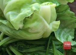芹菜圆白菜肉包子的做法图解1