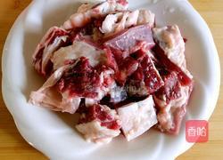 煮牛肉汤的做法图解1