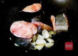 大蒜烧鲶鱼的做法图解6