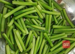 鸡丝蒜苔的做法图解1