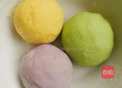 彩色蔬菜梅花饺的做法图解2