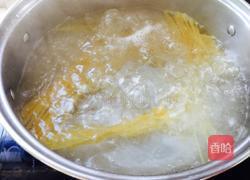 海鲜奶酪焗意面的做法图解4