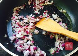 海鲜奶酪焗意面的做法图解7