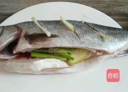 彩椒焗烤海鲈鱼的做法图解2