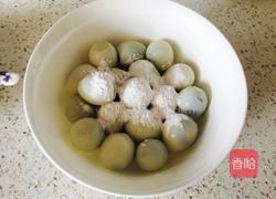 椒盐鹌鹑蛋的做法图解2
