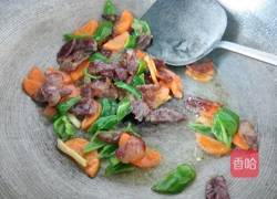 角瓜炒香肠的做法图解7