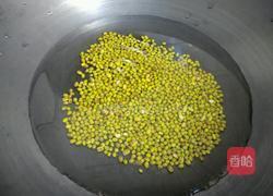 带皮绿豆饼的做法图解2