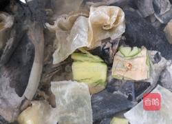 排骨花胶乌鸡汤的做法图解9