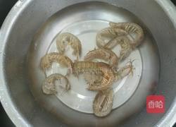 椒盐濑尿虾的做法图解1