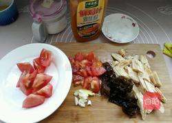 番茄烧腐竹的做法图解1