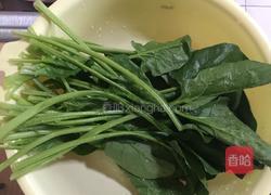菠菜汤面的做法图解1